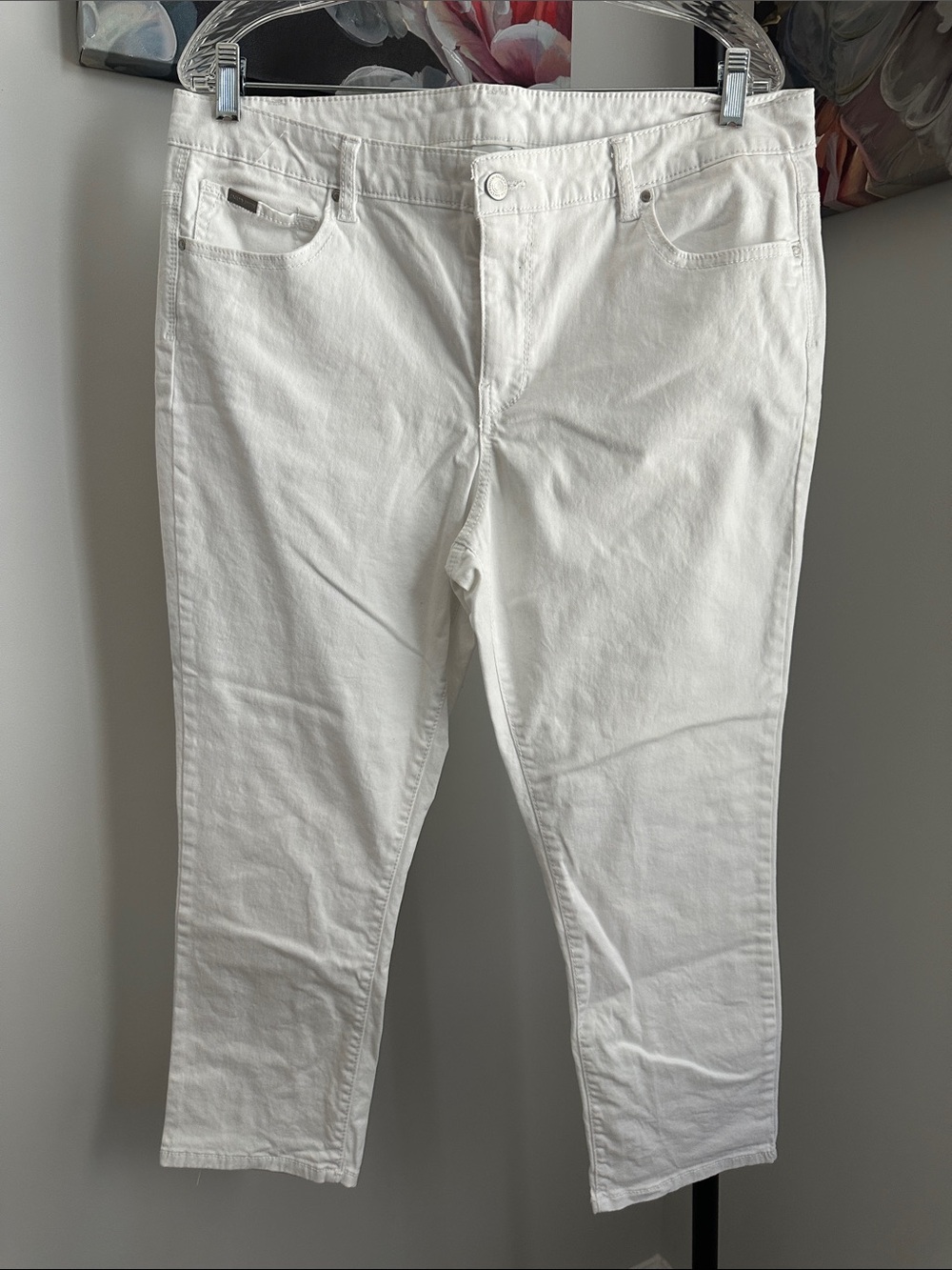 Jaclyn Smith White Straight-Leg Women's Jeans